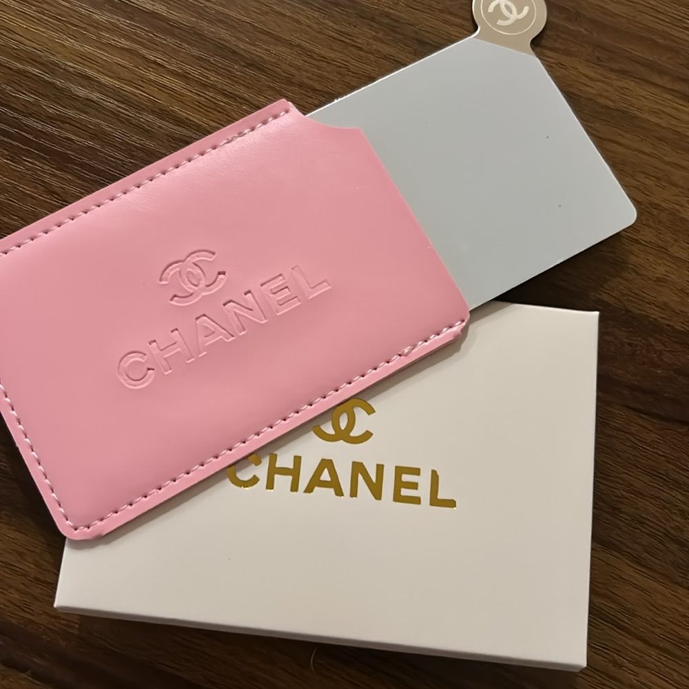 Chanel pink mirror card holder - Picture 4 of 4